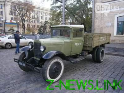 День автомобилиста: в Харькове состоялась выставка раритетных авто