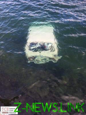 В Одессе нашли затонувшее авто с телом в салоне 