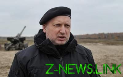 Россия увеличила свой военный контингент на Донбассе, - Турчинов