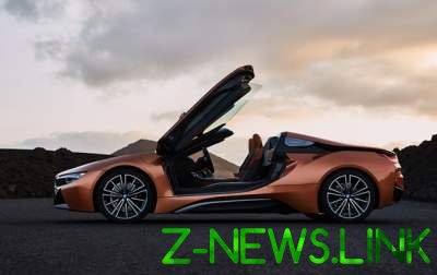 BMW представила гибридный спорткар i8 Roadster