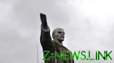 В Киеве обнаружили еще один памятник Ленину