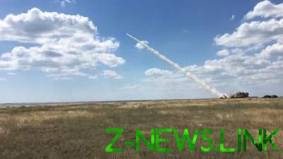 Эффектное зрелище: украинские военные испытали зенитные ракеты. Видео 