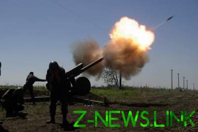 Жуткие кадры обстрела боевиками военных медиков на Донбассе. Видео 