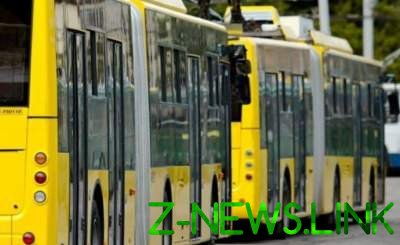 В Киеве несколько автобусов и троллейбусов изменят маршруты