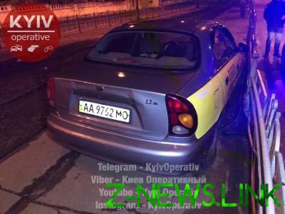 В Киеве пьяный таксист устроил серьезное ДТП. Видео