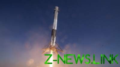 Двигатель ракеты Falcon 9 взорвался во время испытаний