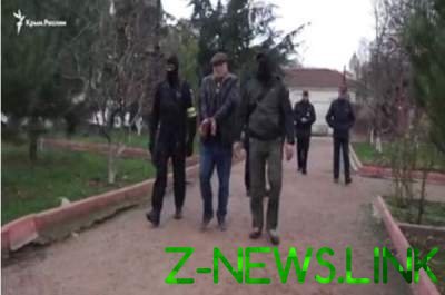 Оккупанты провели серию задержаний крымских татар. Видео