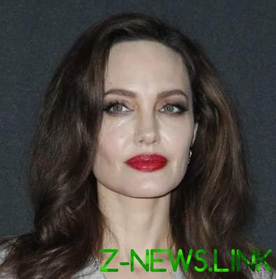 Анджелина Джоли поразила цветущей внешностью 
