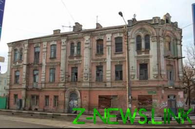 "Пизанская башня": киевляне обеспокоены разрушением памятника на Подоле 