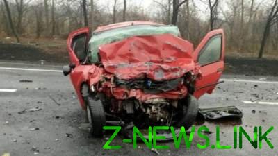 ДТП на Донетчине: двое погибших, автомобили разбиты вдребезги 