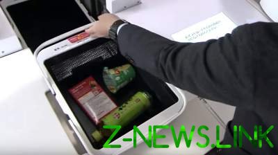 В японских супермаркетах придумали «умную» корзину для покупок. Видео