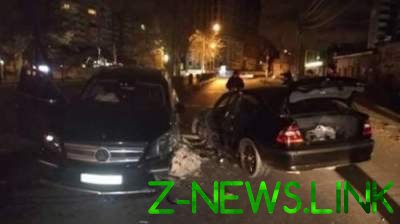 Авария в Одессе: Mercedes вылетел на встречную полосу 