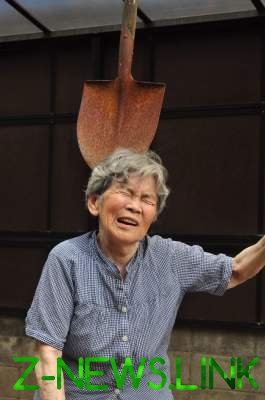 89-летняя японская бабушка повеселила мир смешными автопортретами