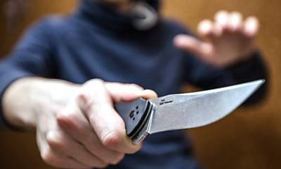 В Киеве школьник пырнул ножом мать