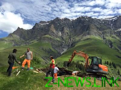 Слиться с природой: в Швейцарии построили отель без стен. Фото