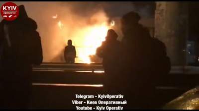 Мощный пожар в Киеве: горят МАФы 