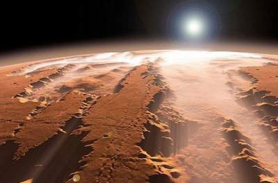 Ученые нашли новое объяснение исчезновению воды на Марсе