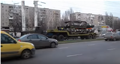 В Одессе видели передвижение военной колонны с ракетами. Видео