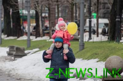 Жители Киева на улицах города в Рождество: яркие кадры