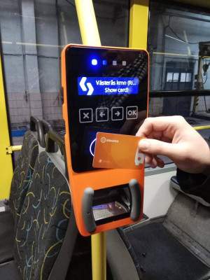 В киевском общественном транспорте появились электронные системы оплаты проезда