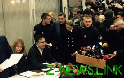 Тимошенко пришла поддержать Саакашвили в суде