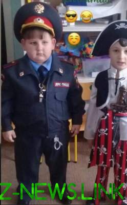Соцсети шокированы нарядами российских детей на новогоднем утреннике