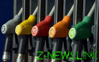 Cети АЗС снова повысили цены на бензин и дизтопливо