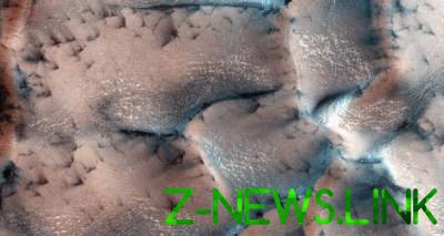 Это надо видеть: удивительные кадры зимы на Марсе