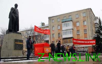 "Безудержное веселье": украинцы весело стебутся над митингом в центре Луганска 
