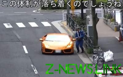 Полицейский догнал Lamborghini на велосипеде. Видео