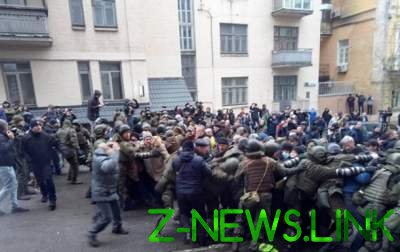 В Киеве задерживают сторонников Саакашвили