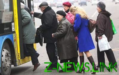 В Тернополе возмущены поведением пенсионеров в транспорте