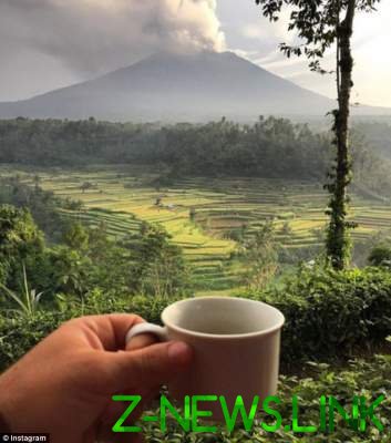 Зрелищные кадры проснувшегося вулкана Агунг. Фото 