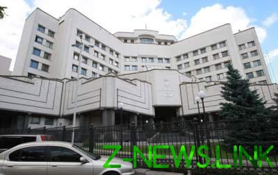 Конституционный суд одобрил снятие депутатской неприкосновенности