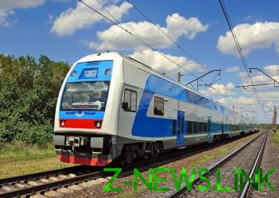 "Укрзализныця" планирует поделить поезда на три класса