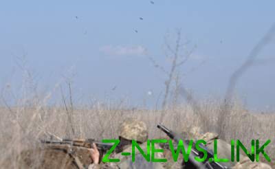 Боевики снова били из тяжелого вооружения на Донбассе