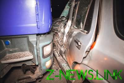 Смертельное ДТП в Днепре: грузовик протаранил легковушку