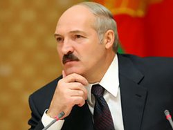 Лукашенко уволил губернатора за Освенцим для коров