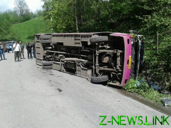 На Закарпатье автобус разбился в смертельном ДТП
