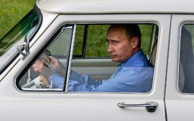 Сеть насмешил Путин, ставший жертвой угона авто