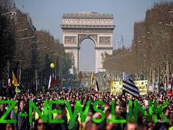 288 арестованных. В Париже жестко проходят первомайские демонстрации «желтых жилетов»