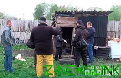 В Сумской области мужчина посадил наемного работника на цепь