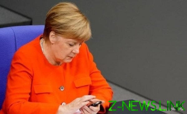 Зеленский и Меркель обсудили нормандский формат