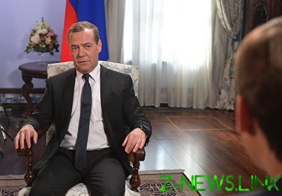 Медведев ликвидировал неутвержденную госпрограмму развития пенсионной системы