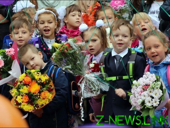 Российских школьников к 1 сентября «обрадуют» дорогими букетами