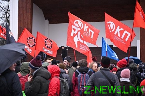 В Петербурге проходит митинг в поддержку фигурантов дела «Сети»