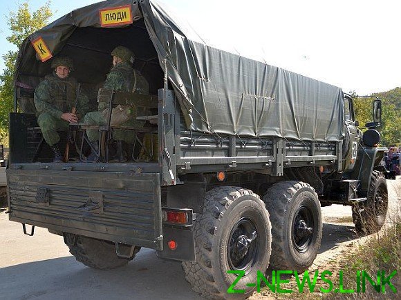 СМИ сообщили о стягивании военной техники сразу на нескольких направлениях в Донбассе