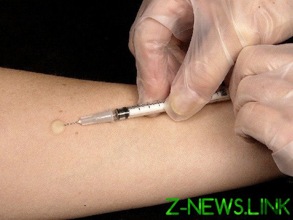 В России рассказали об опасных симптомах при вакцинации от коронавируса